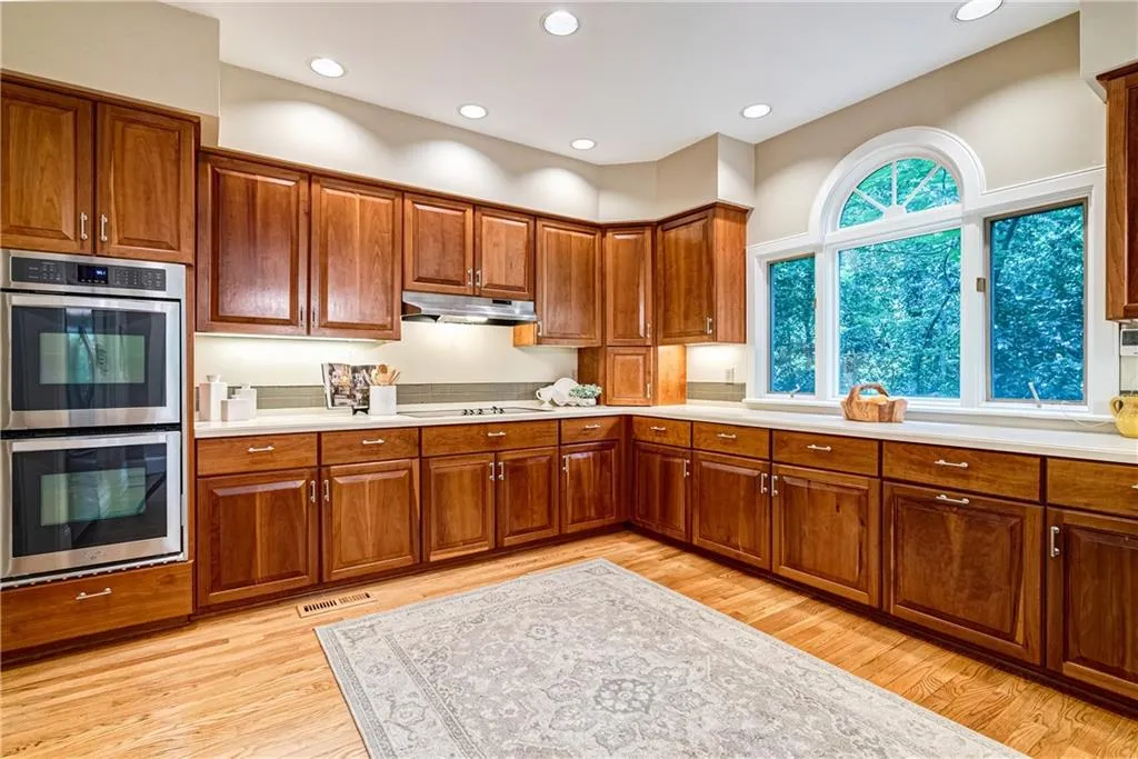 960 Winding Creek Trail, Atlanta, Georgia 30328, 5 Bedrooms Bedrooms, ,5 BathroomsBathrooms,Residential,Sold,960 Winding Creek Trail,6734647