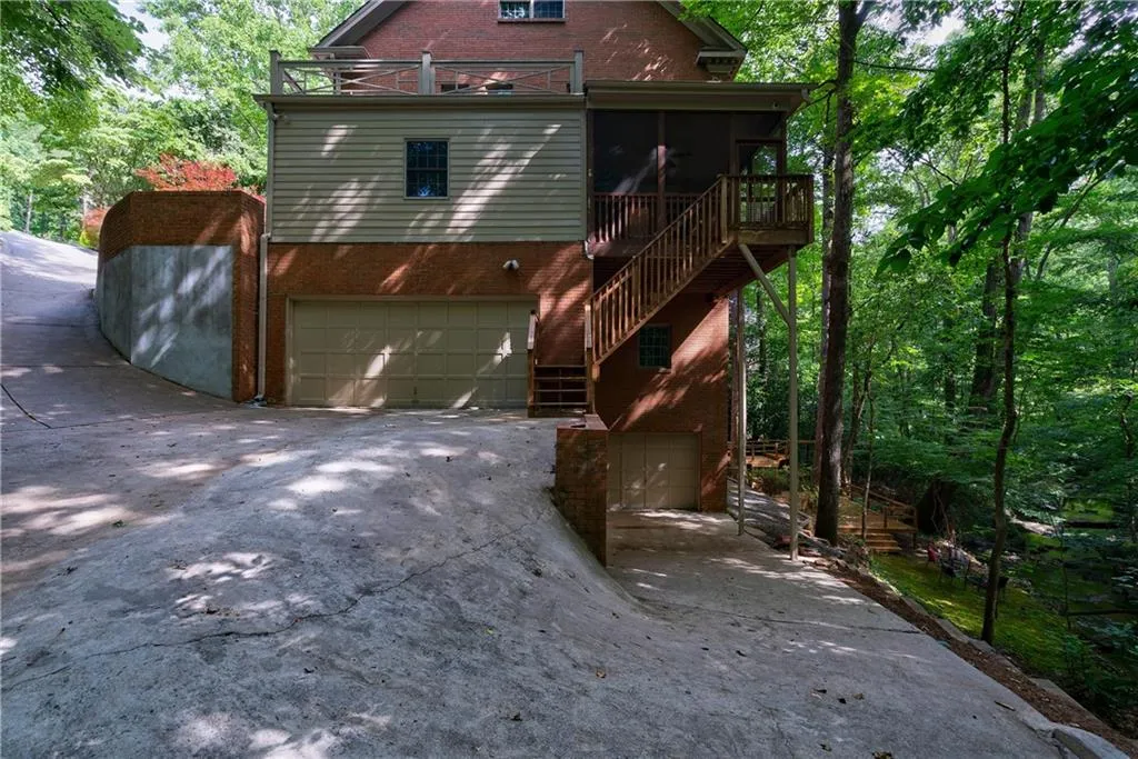 960 Winding Creek Trail, Atlanta, Georgia 30328, 5 Bedrooms Bedrooms, ,5 BathroomsBathrooms,Residential,Sold,960 Winding Creek Trail,6734647