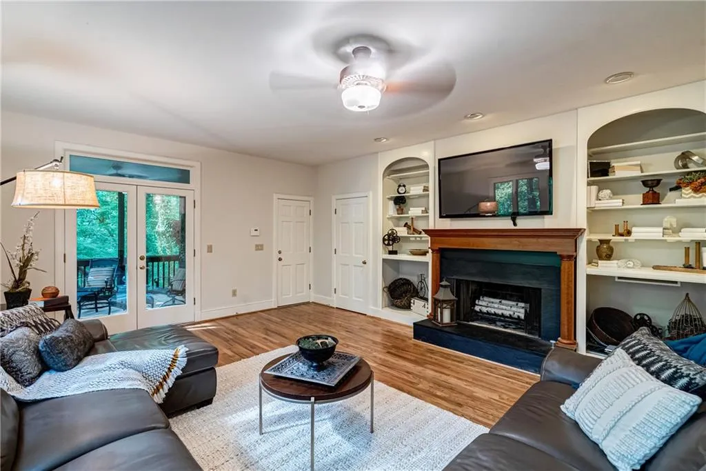 960 Winding Creek Trail, Atlanta, Georgia 30328, 5 Bedrooms Bedrooms, ,5 BathroomsBathrooms,Residential,Sold,960 Winding Creek Trail,6734647