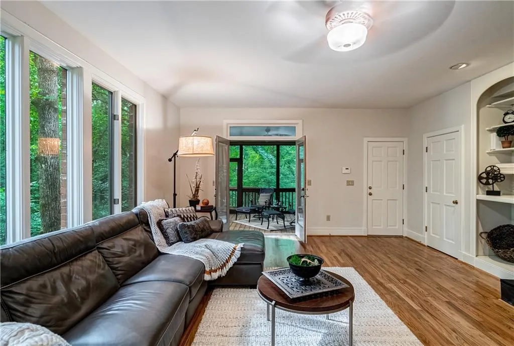 960 Winding Creek Trail, Atlanta, Georgia 30328, 5 Bedrooms Bedrooms, ,5 BathroomsBathrooms,Residential,Sold,960 Winding Creek Trail,6734647