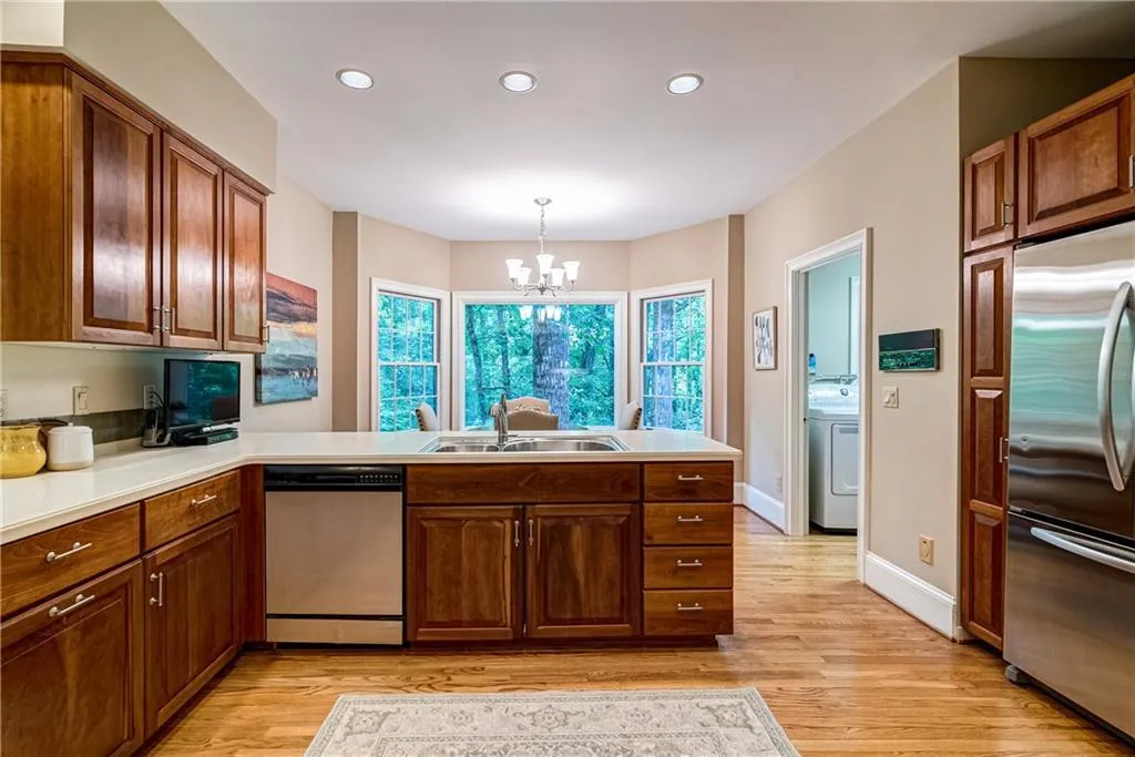 960 Winding Creek Trail, Atlanta, Georgia 30328, 5 Bedrooms Bedrooms, ,5 BathroomsBathrooms,Residential,Sold,960 Winding Creek Trail,6734647