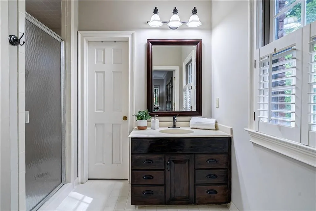 960 Winding Creek Trail, Atlanta, Georgia 30328, 5 Bedrooms Bedrooms, ,5 BathroomsBathrooms,Residential,Sold,960 Winding Creek Trail,6734647