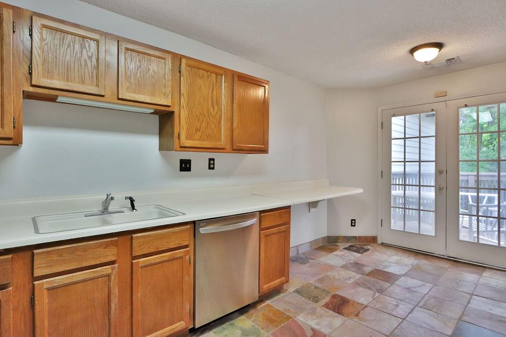 506 Garden Court, Atlanta, Georgia 30328, 3 Bedrooms Bedrooms, ,2 BathroomsBathrooms,Residential,Sold,506 Garden Court,7267627