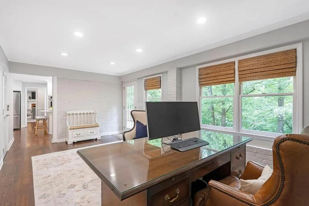 215 River Springs Drive, Sandy Springs, Georgia 30328, 5 Bedrooms Bedrooms, ,3 BathroomsBathrooms,Residential,Sold,215 River Springs Drive,7051248