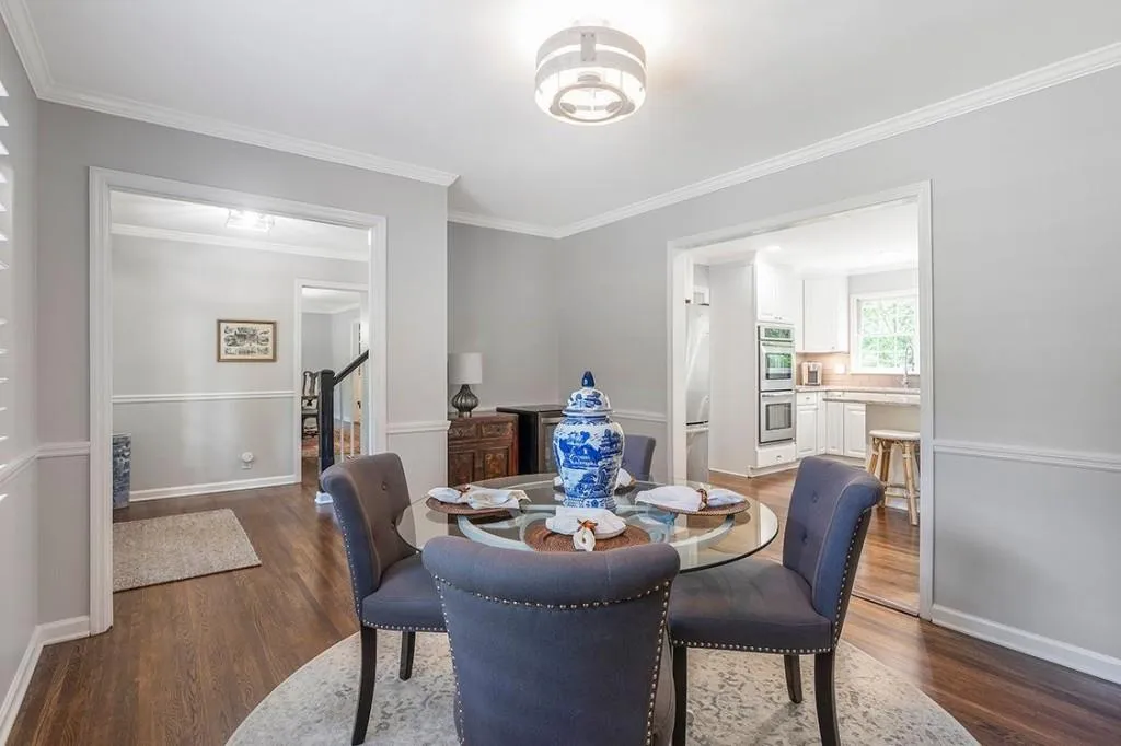 215 River Springs Drive, Sandy Springs, Georgia 30328, 5 Bedrooms Bedrooms, ,3 BathroomsBathrooms,Residential,Sold,215 River Springs Drive,7051248