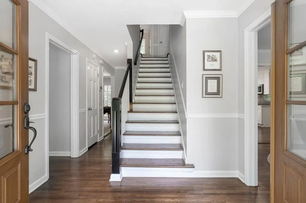 215 River Springs Drive, Sandy Springs, Georgia 30328, 5 Bedrooms Bedrooms, ,3 BathroomsBathrooms,Residential,Sold,215 River Springs Drive,7051248