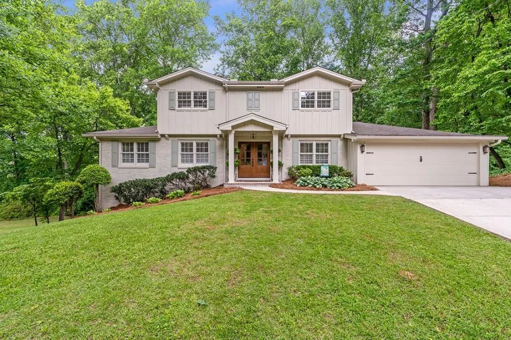 215 River Springs Drive, Sandy Springs, Georgia 30328, 5 Bedrooms Bedrooms, ,3 BathroomsBathrooms,Residential,Sold,215 River Springs Drive,7051248