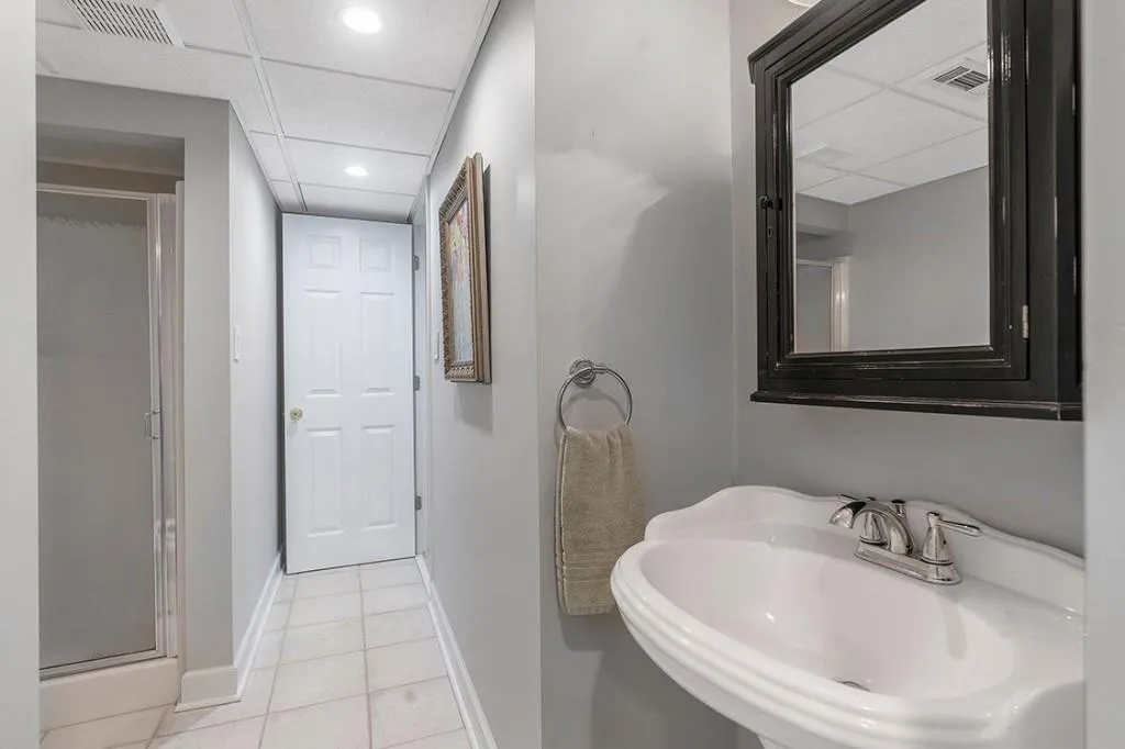 215 River Springs Drive, Sandy Springs, Georgia 30328, 5 Bedrooms Bedrooms, ,3 BathroomsBathrooms,Residential,Sold,215 River Springs Drive,7051248