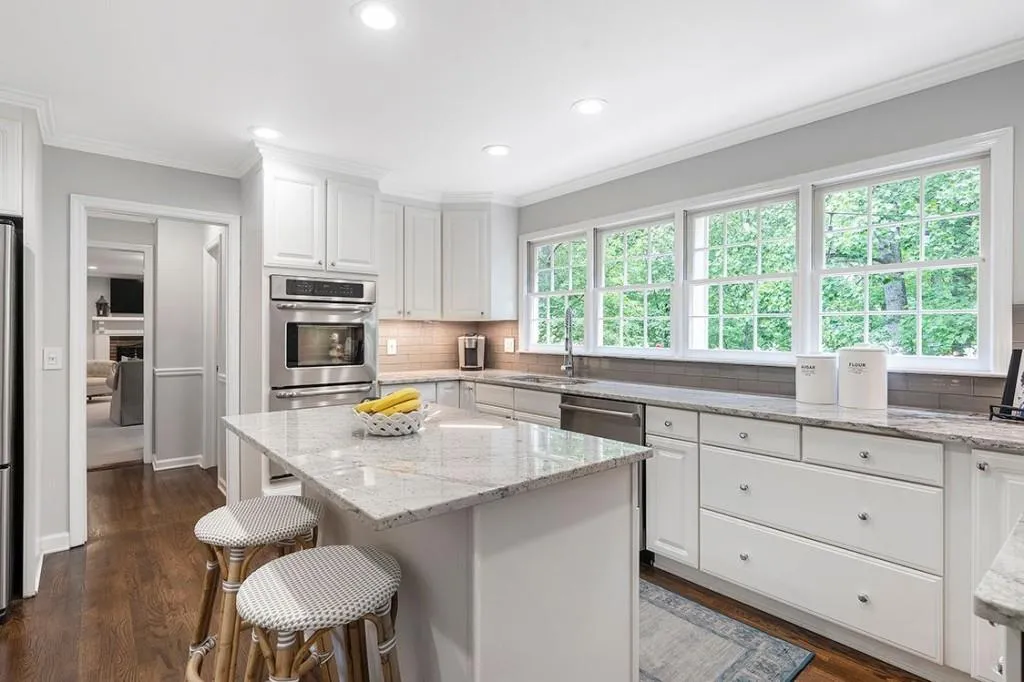 215 River Springs Drive, Sandy Springs, Georgia 30328, 5 Bedrooms Bedrooms, ,3 BathroomsBathrooms,Residential,Sold,215 River Springs Drive,7051248