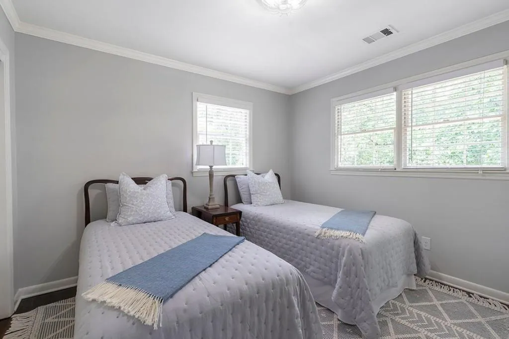 215 River Springs Drive, Sandy Springs, Georgia 30328, 5 Bedrooms Bedrooms, ,3 BathroomsBathrooms,Residential,Sold,215 River Springs Drive,7051248