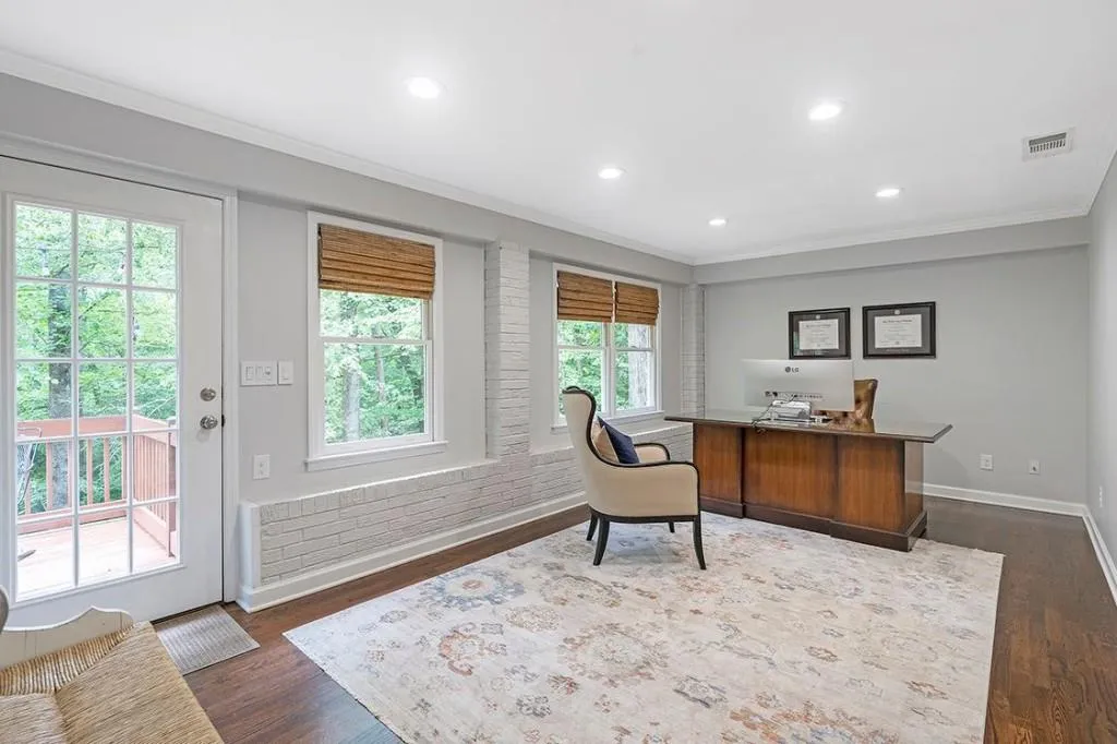 215 River Springs Drive, Sandy Springs, Georgia 30328, 5 Bedrooms Bedrooms, ,3 BathroomsBathrooms,Residential,Sold,215 River Springs Drive,7051248