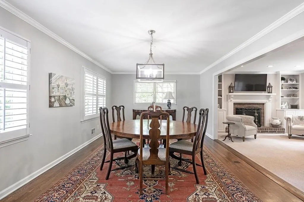 215 River Springs Drive, Sandy Springs, Georgia 30328, 5 Bedrooms Bedrooms, ,3 BathroomsBathrooms,Residential,Sold,215 River Springs Drive,7051248