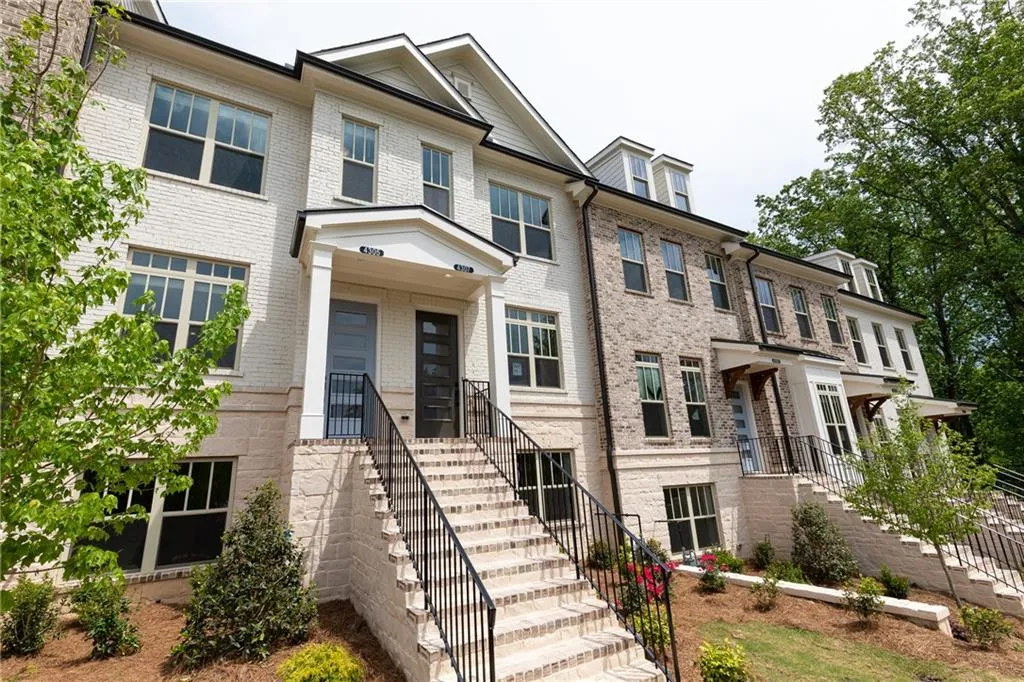 4203 Deming Circle Unit 82, Sandy Springs, Georgia 30342, 2 Bedrooms Bedrooms, ,2 BathroomsBathrooms,Residential,Sold,4203 Deming Circle Unit 82,6547281
