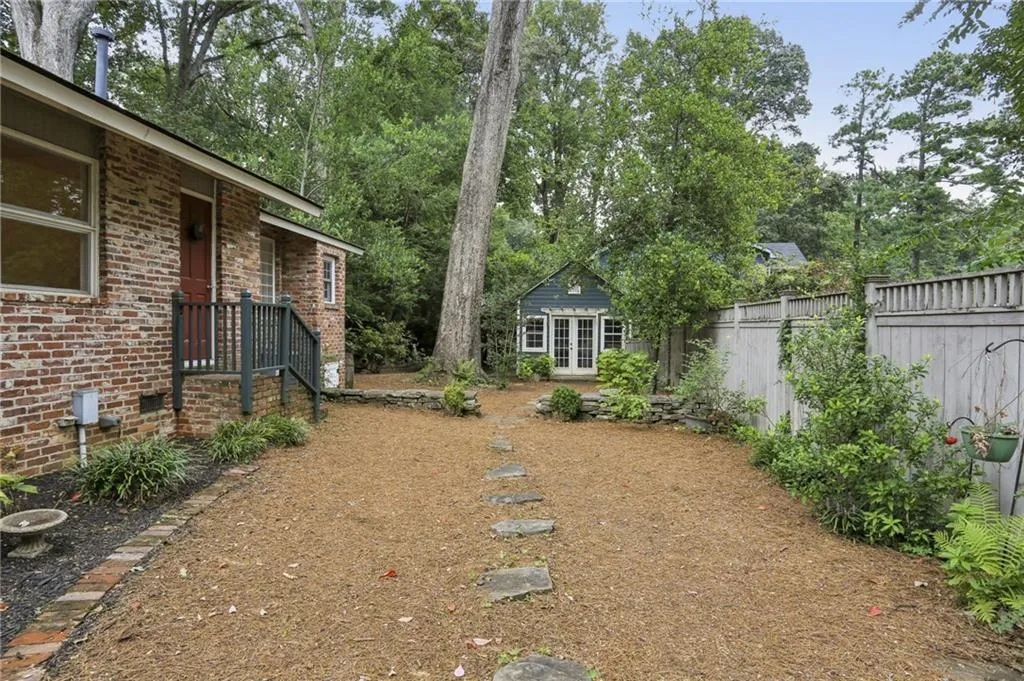 Private and fenced outdoor space. A pleasant walk to the cottage.