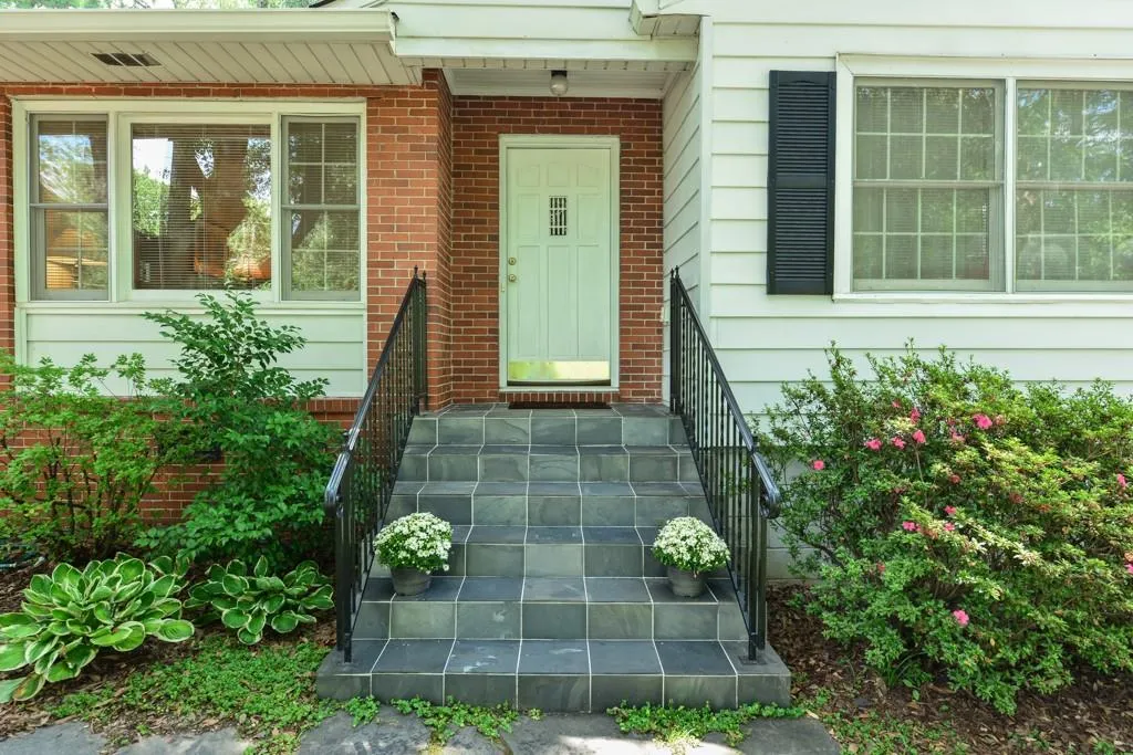 1021 Lindridge Drive Ne, Atlanta, Georgia 30324, 2 Bedrooms Bedrooms, ,2 BathroomsBathrooms,Residential,Sold,1021 Lindridge Drive Ne,5729277