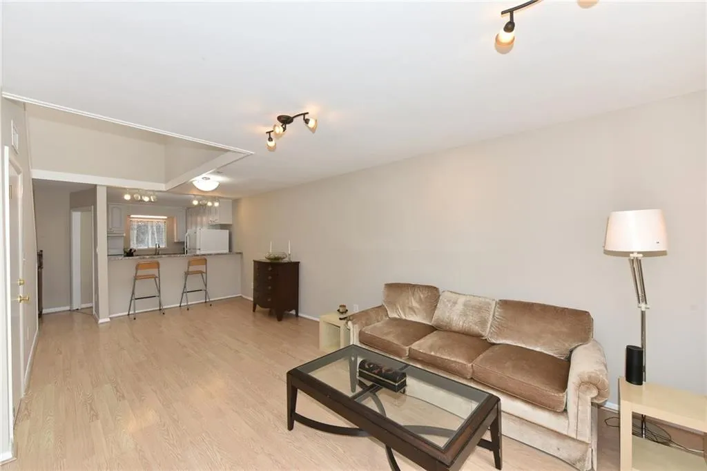 346 Carpenter Drive Unit 85, Atlanta, Georgia 30328, 2 Bedrooms Bedrooms, ,1 BathroomBathrooms,Residential,Sold,346 Carpenter Drive Unit 85,5961813