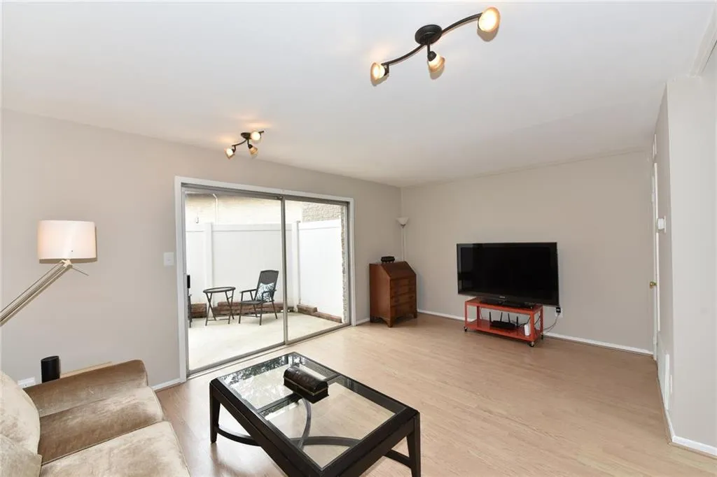 346 Carpenter Drive Unit 85, Atlanta, Georgia 30328, 2 Bedrooms Bedrooms, ,1 BathroomBathrooms,Residential,Sold,346 Carpenter Drive Unit 85,5961813