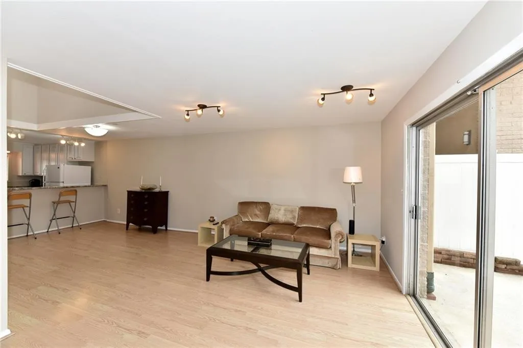 346 Carpenter Drive Unit 85, Atlanta, Georgia 30328, 2 Bedrooms Bedrooms, ,1 BathroomBathrooms,Residential,Sold,346 Carpenter Drive Unit 85,5961813
