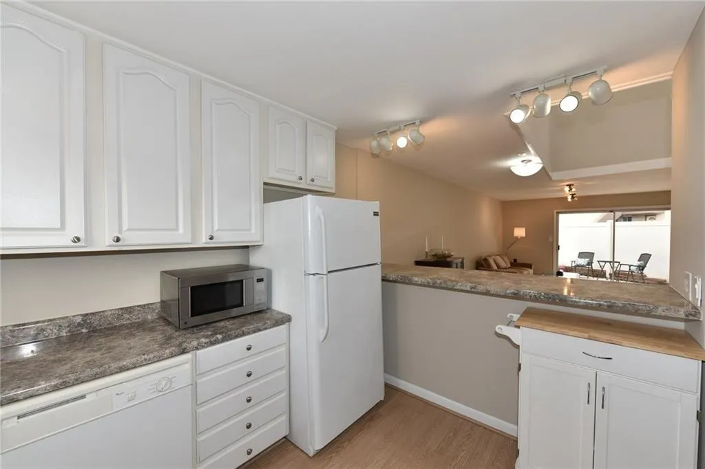 346 Carpenter Drive Unit 85, Atlanta, Georgia 30328, 2 Bedrooms Bedrooms, ,1 BathroomBathrooms,Residential,Sold,346 Carpenter Drive Unit 85,5961813