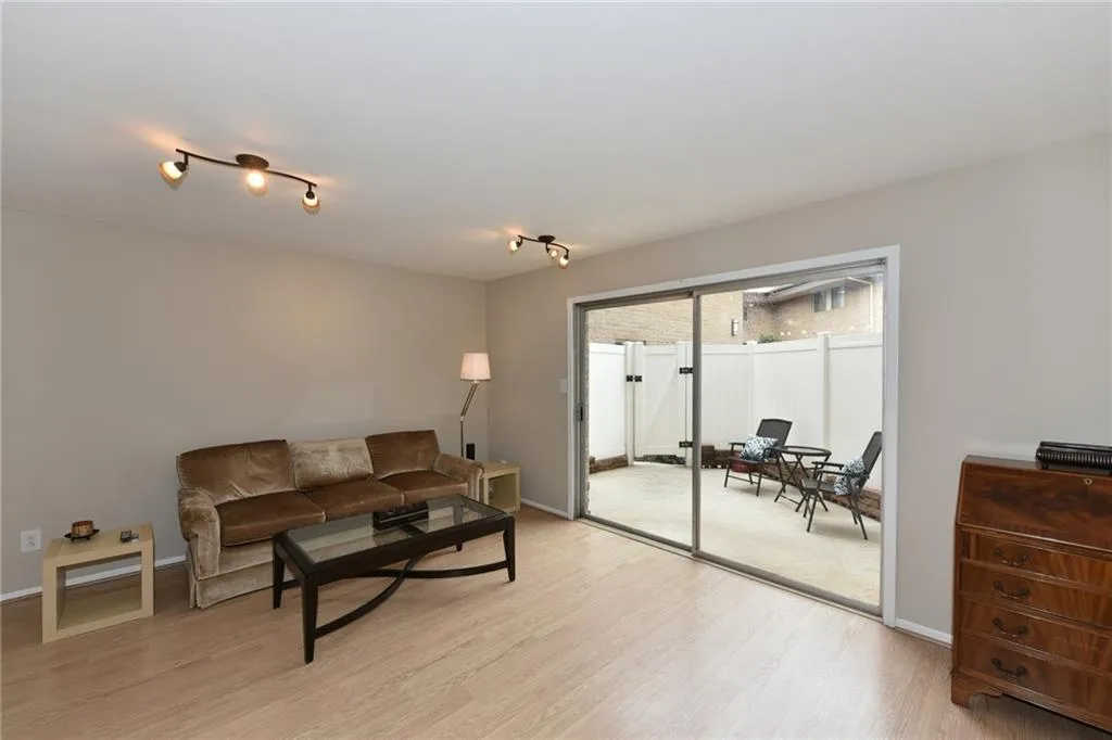 346 Carpenter Drive Unit 85, Atlanta, Georgia 30328, 2 Bedrooms Bedrooms, ,1 BathroomBathrooms,Residential,Sold,346 Carpenter Drive Unit 85,5961813
