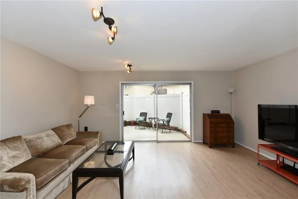 346 Carpenter Drive Unit 85, Atlanta, Georgia 30328, 2 Bedrooms Bedrooms, ,1 BathroomBathrooms,Residential,Sold,346 Carpenter Drive Unit 85,5961813