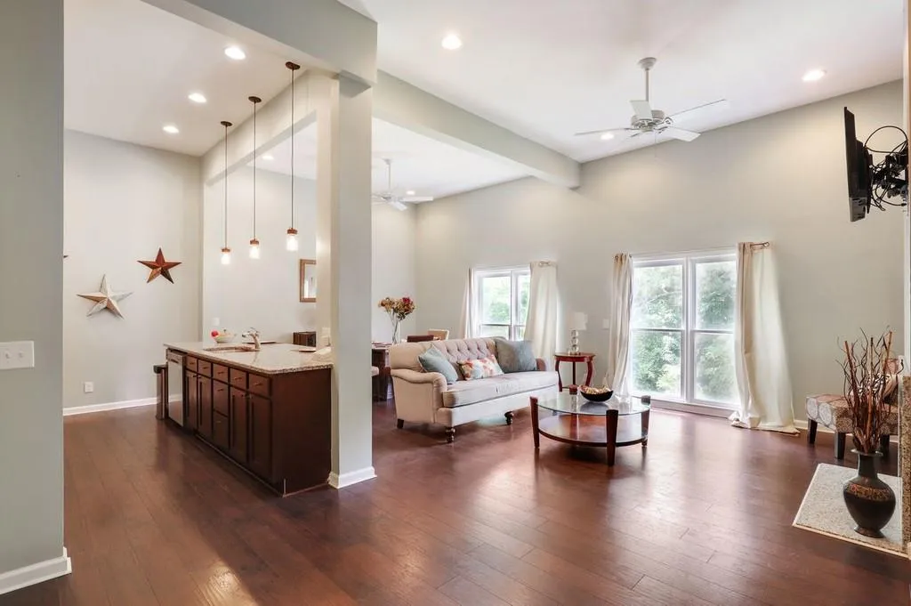 201 Brandywine Circle, Sandy Springs, Georgia 30350, 4 Bedrooms Bedrooms, ,3 BathroomsBathrooms,Residential,Sold,201 Brandywine Circle,6727133