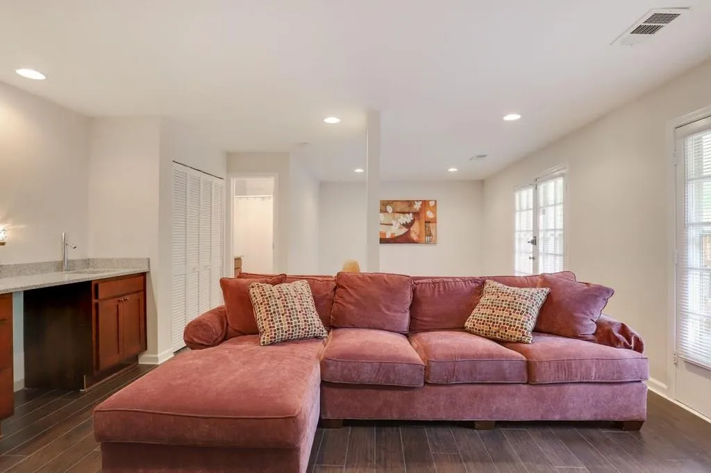 201 Brandywine Circle, Sandy Springs, Georgia 30350, 4 Bedrooms Bedrooms, ,3 BathroomsBathrooms,Residential,Sold,201 Brandywine Circle,6727133