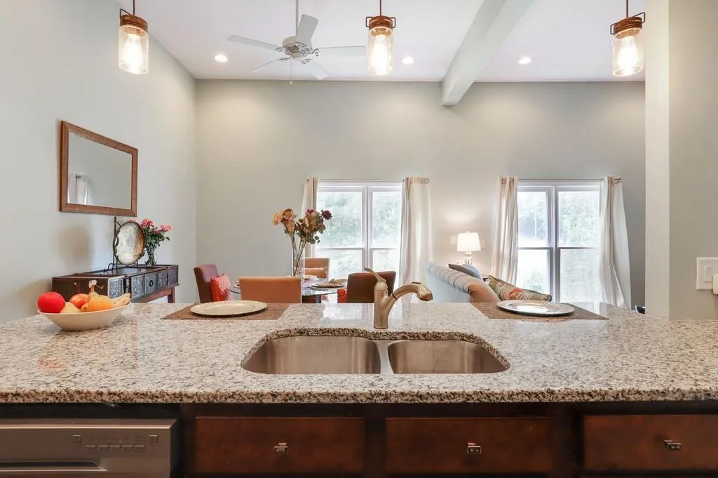 201 Brandywine Circle, Sandy Springs, Georgia 30350, 4 Bedrooms Bedrooms, ,3 BathroomsBathrooms,Residential,Sold,201 Brandywine Circle,6727133