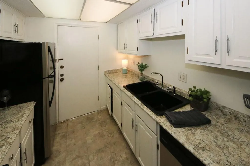 6851 Roswell Road Unit G-7, Atlanta, Georgia 30328, 1 Bedroom Bedrooms, ,1 BathroomBathrooms,Residential,Sold,6851 Roswell Road Unit G-7,6695538