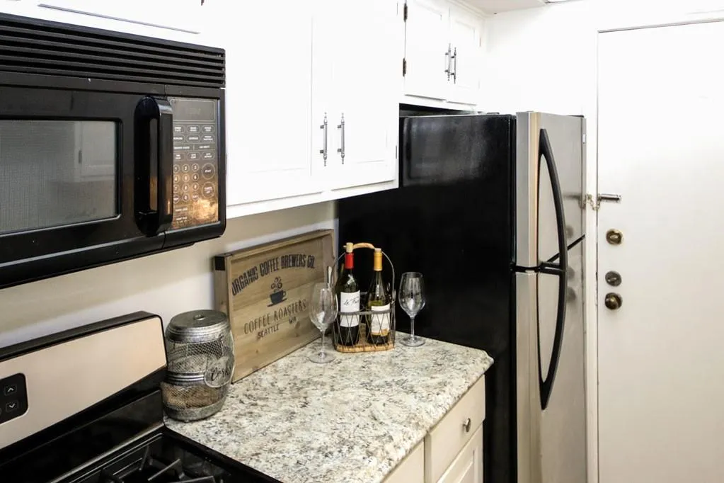 6851 Roswell Road Unit G-7, Atlanta, Georgia 30328, 1 Bedroom Bedrooms, ,1 BathroomBathrooms,Residential,Sold,6851 Roswell Road Unit G-7,6695538