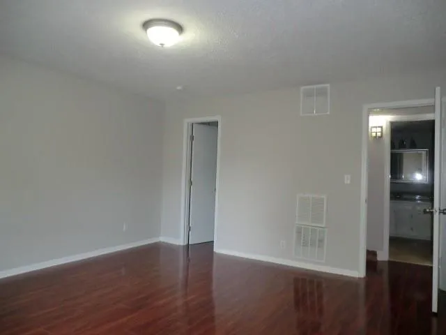 6851 Roswell Road Ne Unit J21, Sandy Springs, Georgia 30328, 1 Bedroom Bedrooms, ,1 BathroomBathrooms,Residential,Sold,6851 Roswell Road Ne Unit J21,6908718