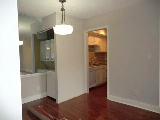 6851 Roswell Road Ne Unit J21, Sandy Springs, Georgia 30328, 1 Bedroom Bedrooms, ,1 BathroomBathrooms,Residential,Sold,6851 Roswell Road Ne Unit J21,6908718