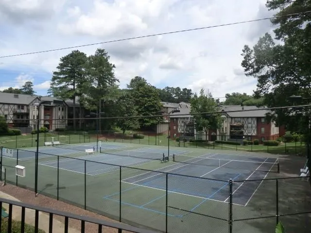 6851 Roswell Road Ne Unit J21, Sandy Springs, Georgia 30328, 1 Bedroom Bedrooms, ,1 BathroomBathrooms,Residential,Sold,6851 Roswell Road Ne Unit J21,6908718