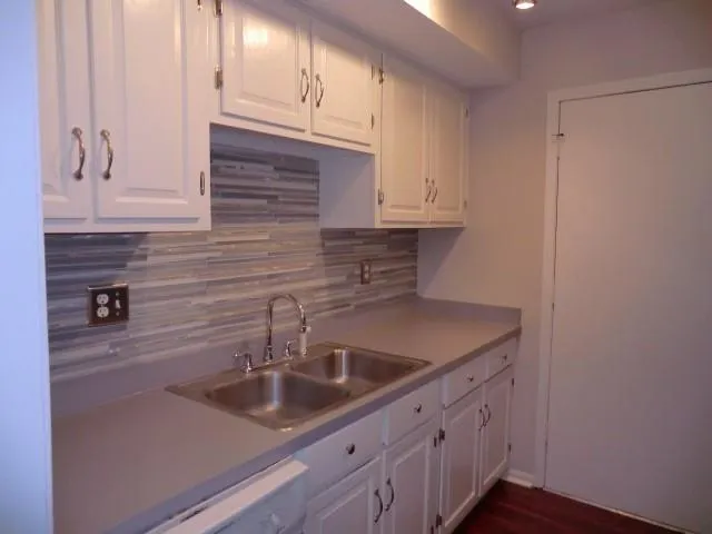 6851 Roswell Road Ne Unit J21, Sandy Springs, Georgia 30328, 1 Bedroom Bedrooms, ,1 BathroomBathrooms,Residential,Sold,6851 Roswell Road Ne Unit J21,6908718