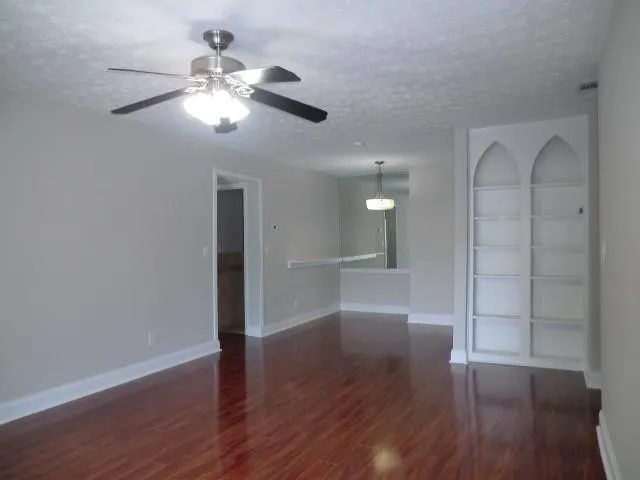 6851 Roswell Road Ne Unit J21, Sandy Springs, Georgia 30328, 1 Bedroom Bedrooms, ,1 BathroomBathrooms,Residential,Sold,6851 Roswell Road Ne Unit J21,6908718