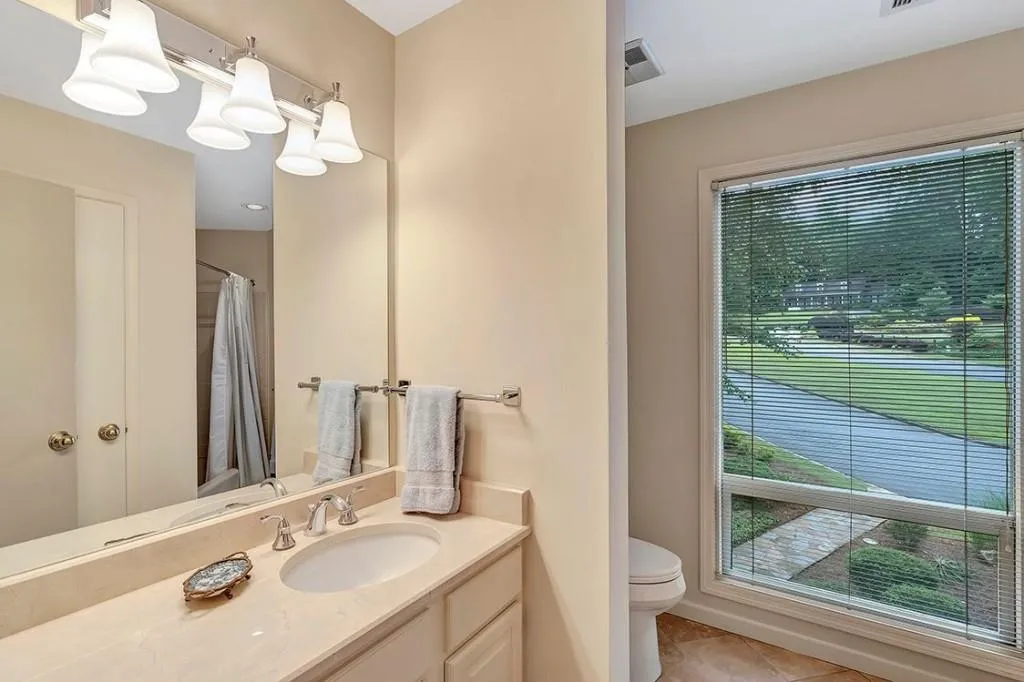 255 River North Drive, Sandy Springs, Georgia 30328, 3 Bedrooms Bedrooms, ,3 BathroomsBathrooms,Residential,Sold,255 River North Drive,7235394