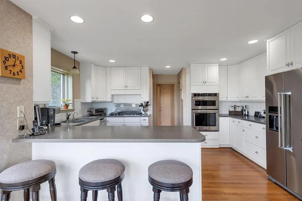 255 River North Drive, Sandy Springs, Georgia 30328, 3 Bedrooms Bedrooms, ,3 BathroomsBathrooms,Residential,Sold,255 River North Drive,7235394