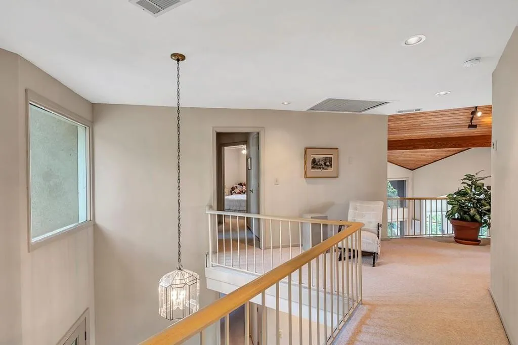 255 River North Drive, Sandy Springs, Georgia 30328, 3 Bedrooms Bedrooms, ,3 BathroomsBathrooms,Residential,Sold,255 River North Drive,7235394