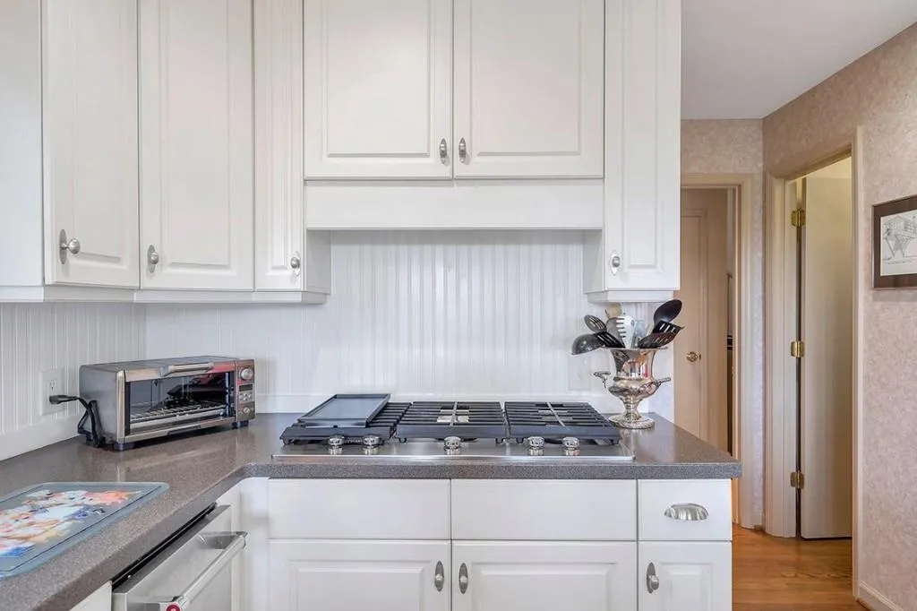 255 River North Drive, Sandy Springs, Georgia 30328, 3 Bedrooms Bedrooms, ,3 BathroomsBathrooms,Residential,Sold,255 River North Drive,7235394