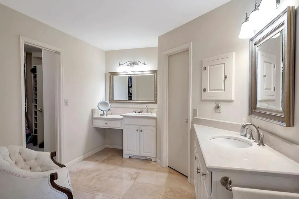 255 River North Drive, Sandy Springs, Georgia 30328, 3 Bedrooms Bedrooms, ,3 BathroomsBathrooms,Residential,Sold,255 River North Drive,7235394