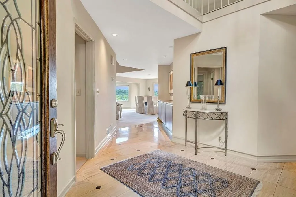 255 River North Drive, Sandy Springs, Georgia 30328, 3 Bedrooms Bedrooms, ,3 BathroomsBathrooms,Residential,Sold,255 River North Drive,7235394