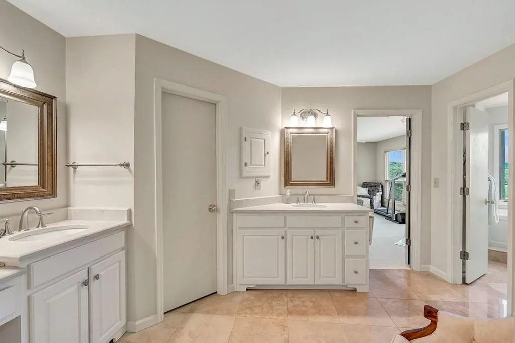255 River North Drive, Sandy Springs, Georgia 30328, 3 Bedrooms Bedrooms, ,3 BathroomsBathrooms,Residential,Sold,255 River North Drive,7235394