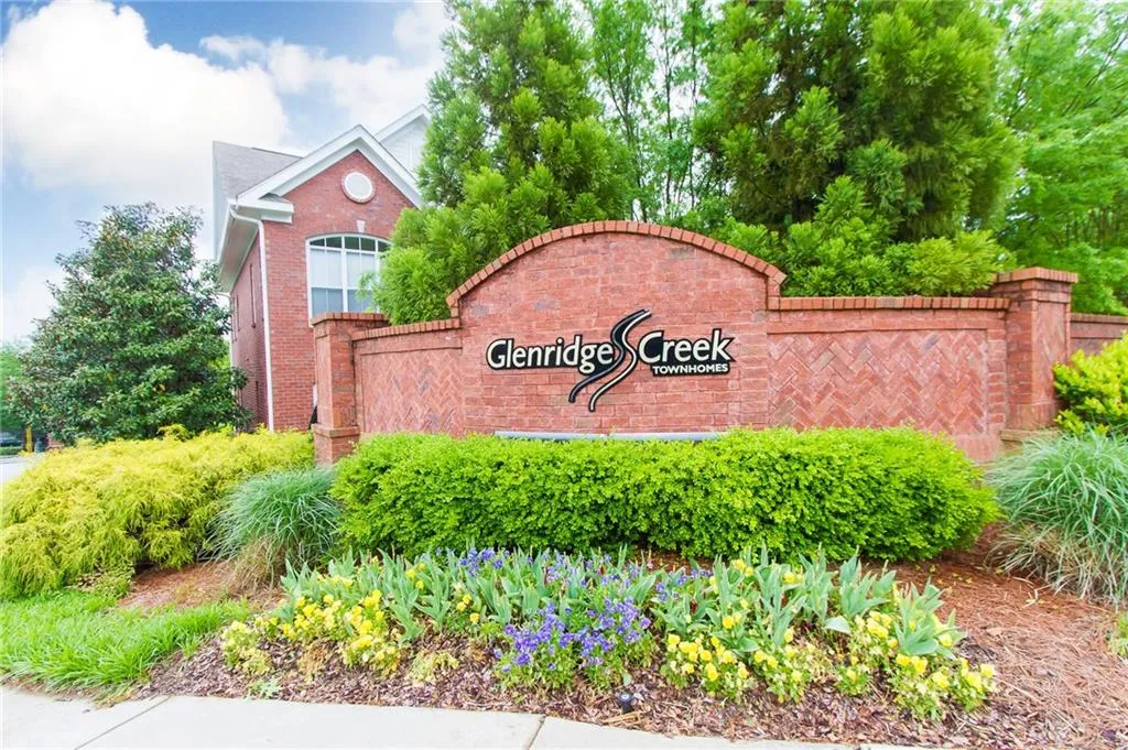 5405 Glenridge Hill Ne, Atlanta, Georgia 30342, 4 Bedrooms Bedrooms, ,4 BathroomsBathrooms,Residential,Sold,5405 Glenridge Hill Ne,5847287