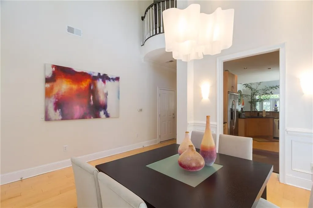 5405 Glenridge Hill Ne, Atlanta, Georgia 30342, 4 Bedrooms Bedrooms, ,4 BathroomsBathrooms,Residential,Sold,5405 Glenridge Hill Ne,5847287