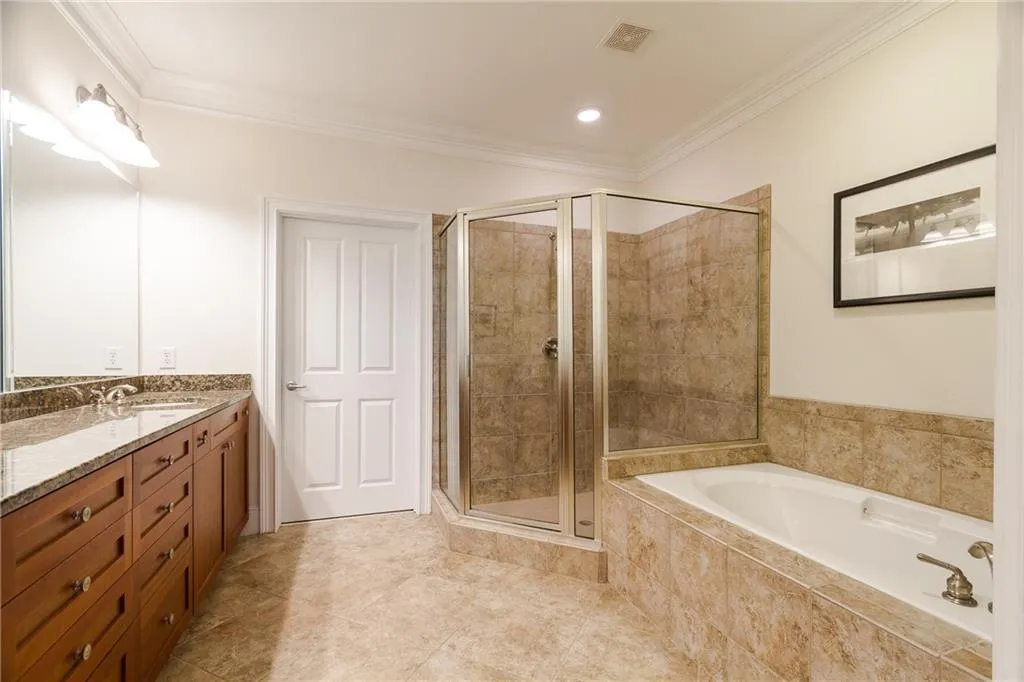 5405 Glenridge Hill Ne, Atlanta, Georgia 30342, 4 Bedrooms Bedrooms, ,4 BathroomsBathrooms,Residential,Sold,5405 Glenridge Hill Ne,5847287