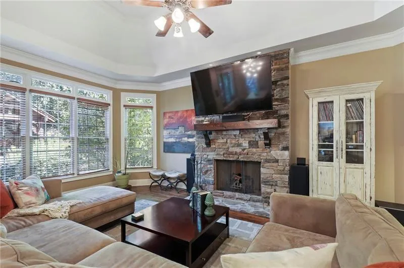 485 Londonberry Road, Sandy Springs, Georgia 30327, 6 Bedrooms Bedrooms, ,5 BathroomsBathrooms,Residential,Sold,485 Londonberry Road,6787745