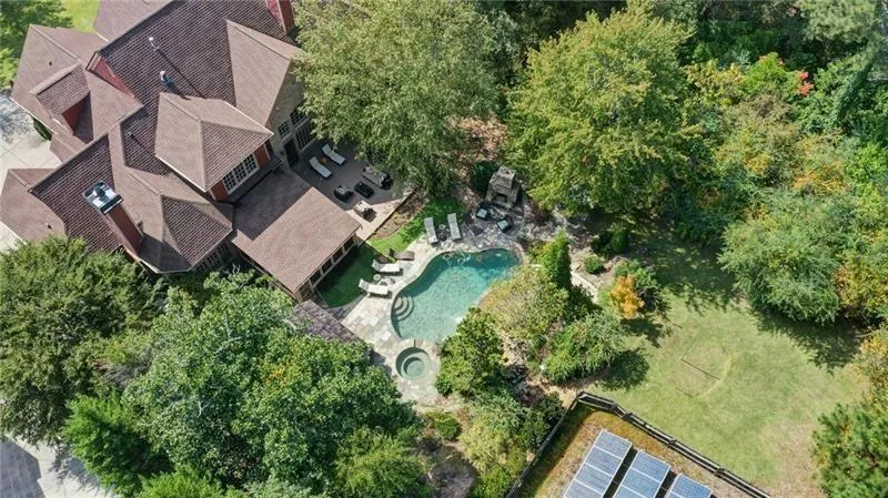 485 Londonberry Road, Sandy Springs, Georgia 30327, 6 Bedrooms Bedrooms, ,5 BathroomsBathrooms,Residential,Sold,485 Londonberry Road,6787745