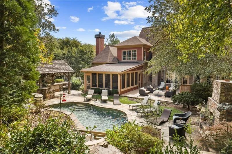 485 Londonberry Road, Sandy Springs, Georgia 30327, 6 Bedrooms Bedrooms, ,5 BathroomsBathrooms,Residential,Sold,485 Londonberry Road,6787745