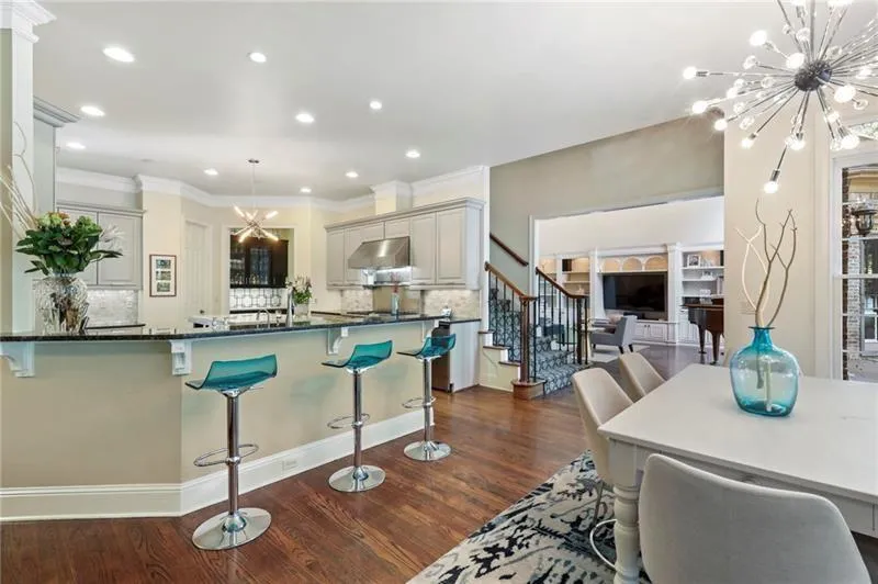 485 Londonberry Road, Sandy Springs, Georgia 30327, 6 Bedrooms Bedrooms, ,5 BathroomsBathrooms,Residential,Sold,485 Londonberry Road,6787745