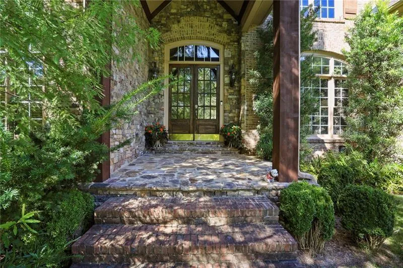 485 Londonberry Road, Sandy Springs, Georgia 30327, 6 Bedrooms Bedrooms, ,5 BathroomsBathrooms,Residential,Sold,485 Londonberry Road,6787745